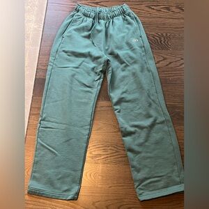 ALO yoga accolade straight leg sweatpants size XXS